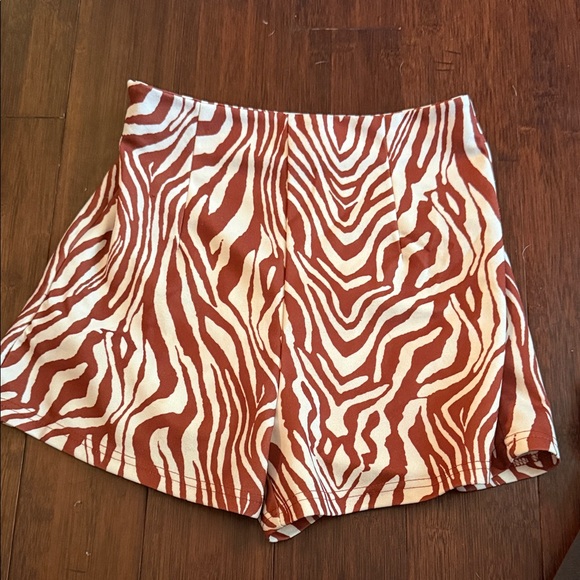 Pants - Zebra Print Women Shorts - Brown and White